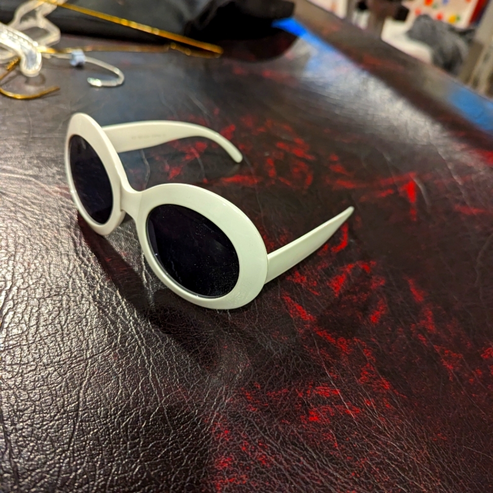 Retro White Round Sunglasses